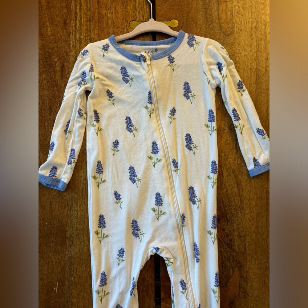 Kyte baby 
Zippered Footie in Periwinkle Bluebonnet